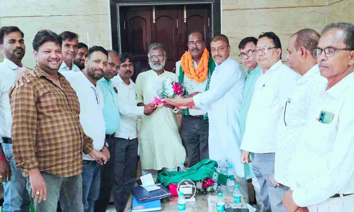 Koderma News: तेली-साहू समाज के जिला महामंत्री वीरेंद्र कुमार साहू राजद में शामिल