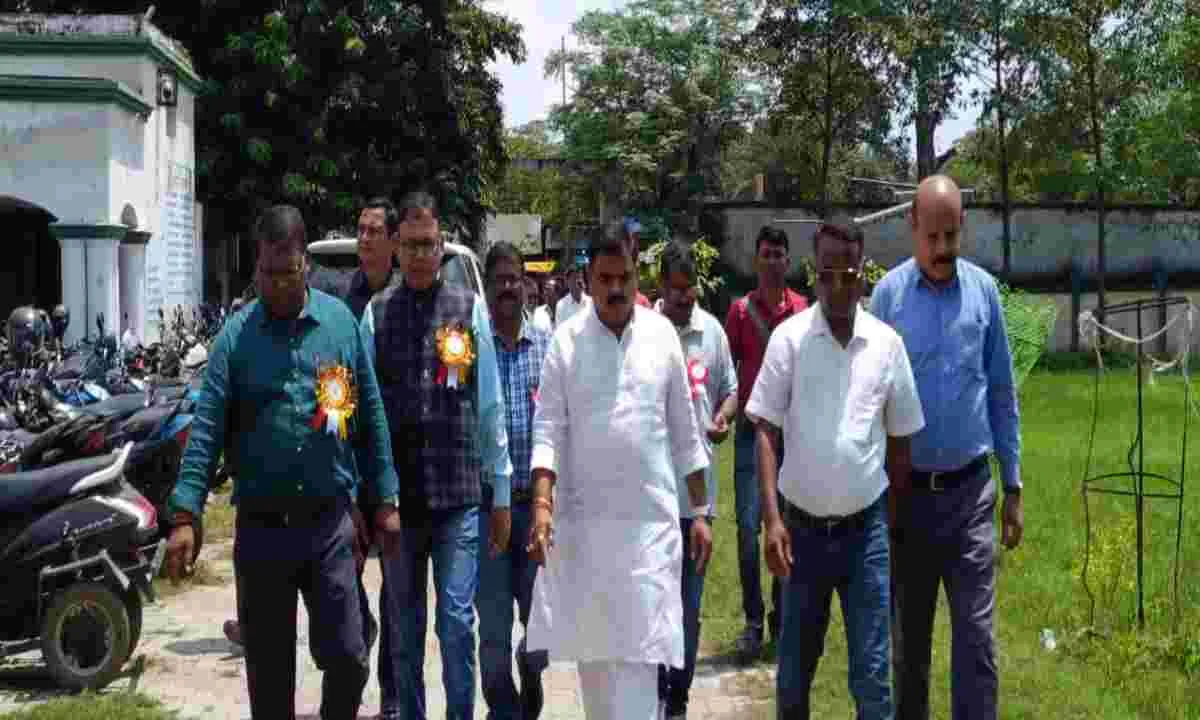 Hazaribagh News: कर्मचारी शक्ति समागम में पूर्व सदर विधानसभा प्रत्याशी मुन्ना सिंह हुए शामिल