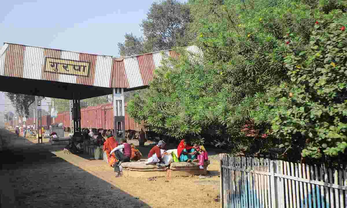 Koderma News: गुरपा स्टेशन पर जम्मू तवी-कोलकाता एक्सप्रेस का ठहराव शुरु