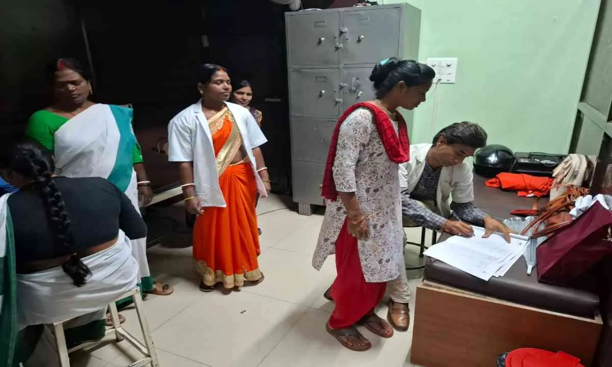 Hazaribagh News: फाइलेरिया रोग हेतु निःशुल्क दवा वितरण शिविर का हुआ आयोजन 