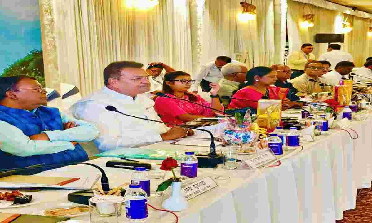 Hazaribagh News: पटना में आयोजित पूर्व मध्य रेल की जेडआरयूसी की बैठक में शामिल हुए सांसद मनीष जायसवाल