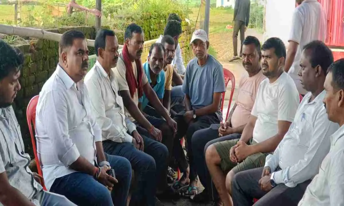 Hazaribagh News: बांका पहुँचे पूर्व सदर विधानसभा प्रत्याशी मुन्ना सिंह, स्व. जय कुमार राम के परिजनों से की मुलाकात