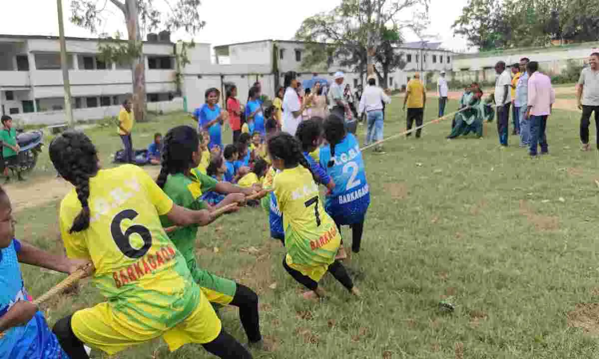 Hazaribagh News: बड़का गांव में तीन दिवसीय झारखंड खेलो प्रतियोगिता शुरू
