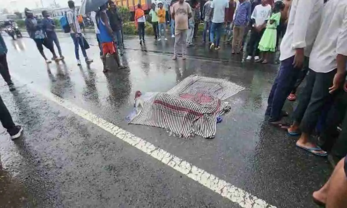 Hazaribagh News: नेशनल हाईवे पर दर्दनाक सड़क हादसा, माँ - बच्चे की मौके पर मौत 
