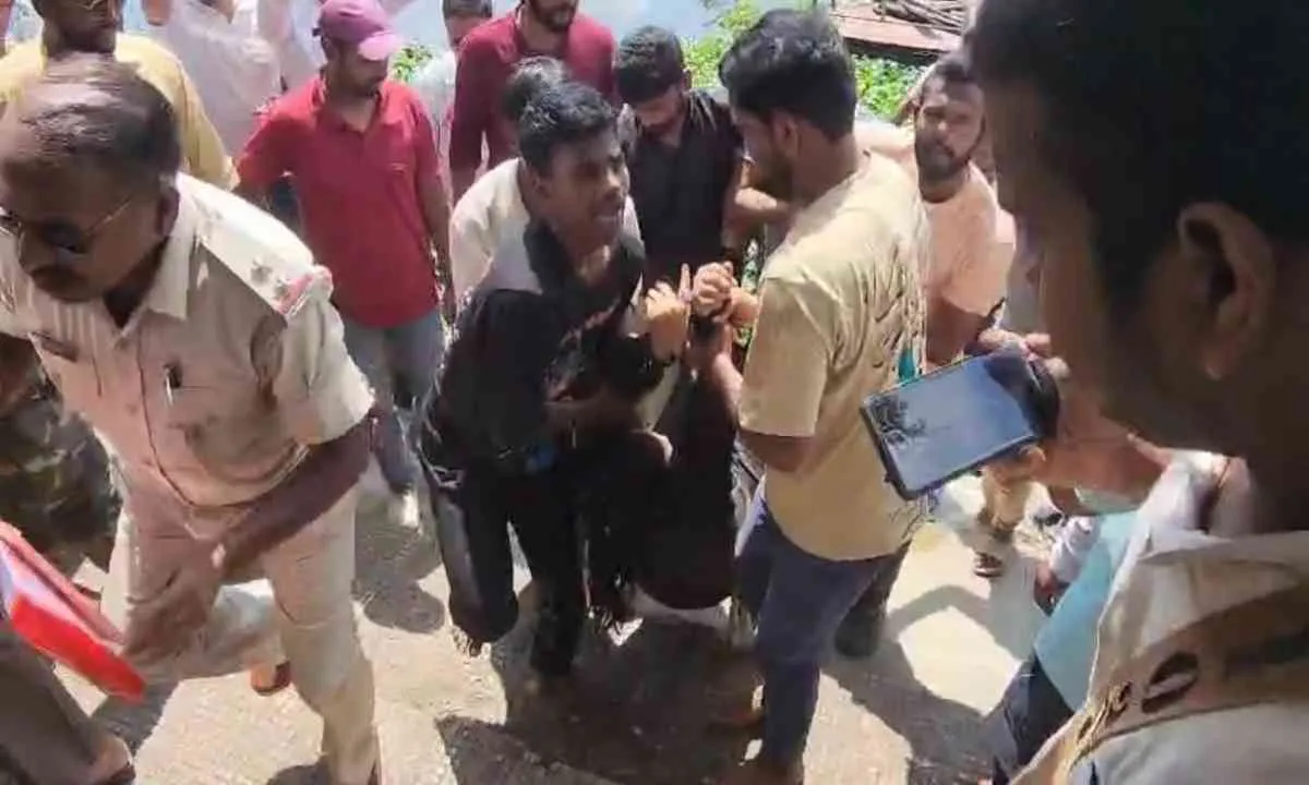 Hazaribagh News: महिला ने की आत्महत्या की कोशिश, एक घंटे की मशक्कत के बाद बचाई गई जान