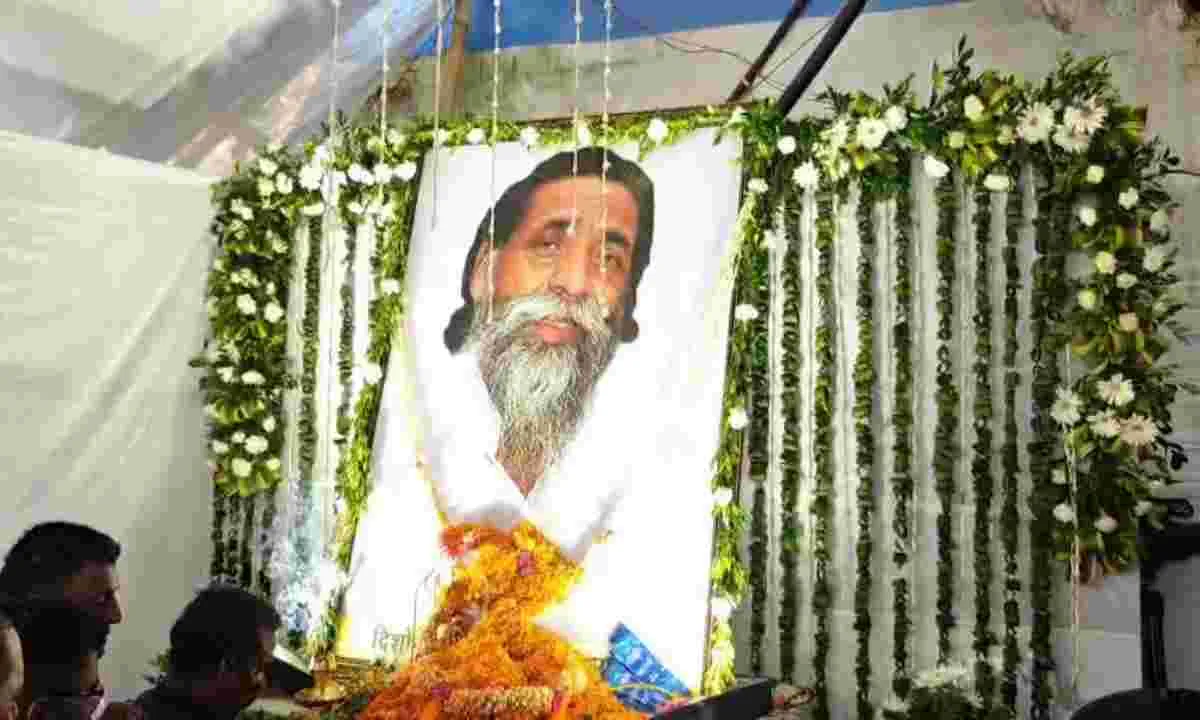 झारखंडी अस्मिता का नया अध्याय: 2026 से स्कूलों में पढ़ाई जाएगी शिबू सोरेन की गाथा