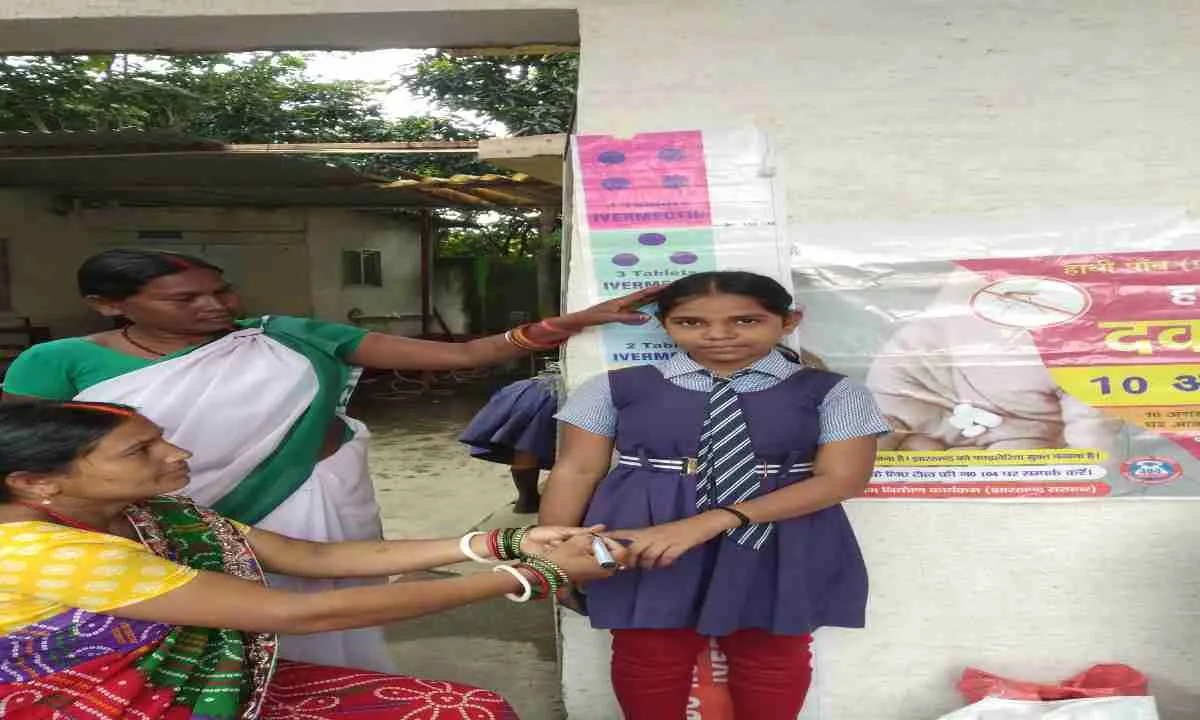 Hazaribagh News: ब्लू वेल्स स्कूल में फाईलेरिया रोधी दवा खिलाया गया