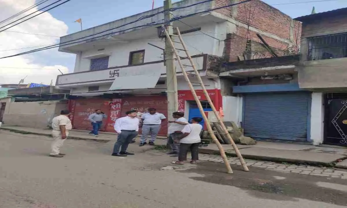 Hazaribagh News: आठ वार्डों में 206 स्ट्रीट लाइटें स्थापित, अंधेरे से मिलेगी राहत