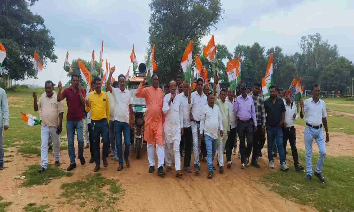 Hazaribagh News: ऋत्विक कंपनी एवं चट्टी बरियातू एनटीपीसी के खिलाफ कांग्रेस  ने निकाला रैली, किया विरोध प्रदर्शन 