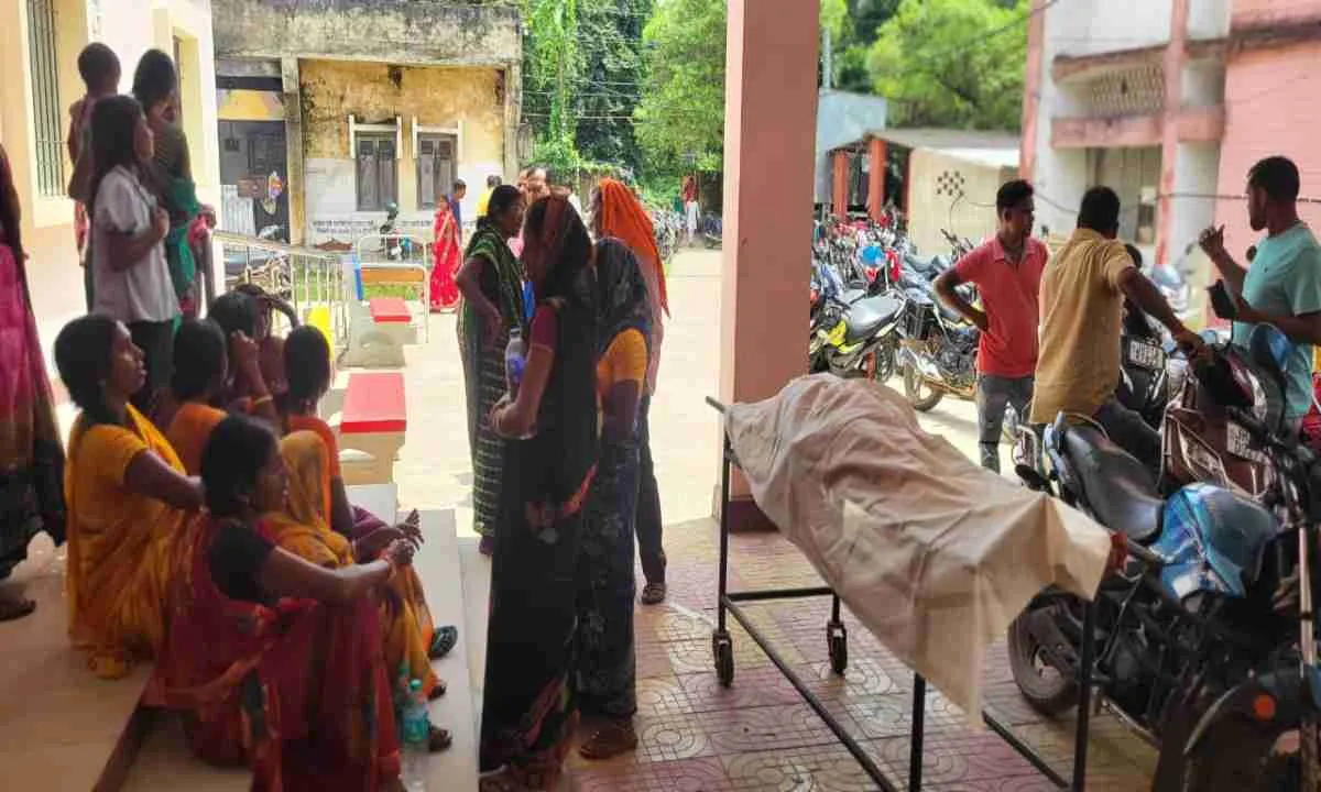 Giridih News: ऑटो पलटने से ऑटो चालक और एक महिला की मौत, 14 श्रद्धालु घायल