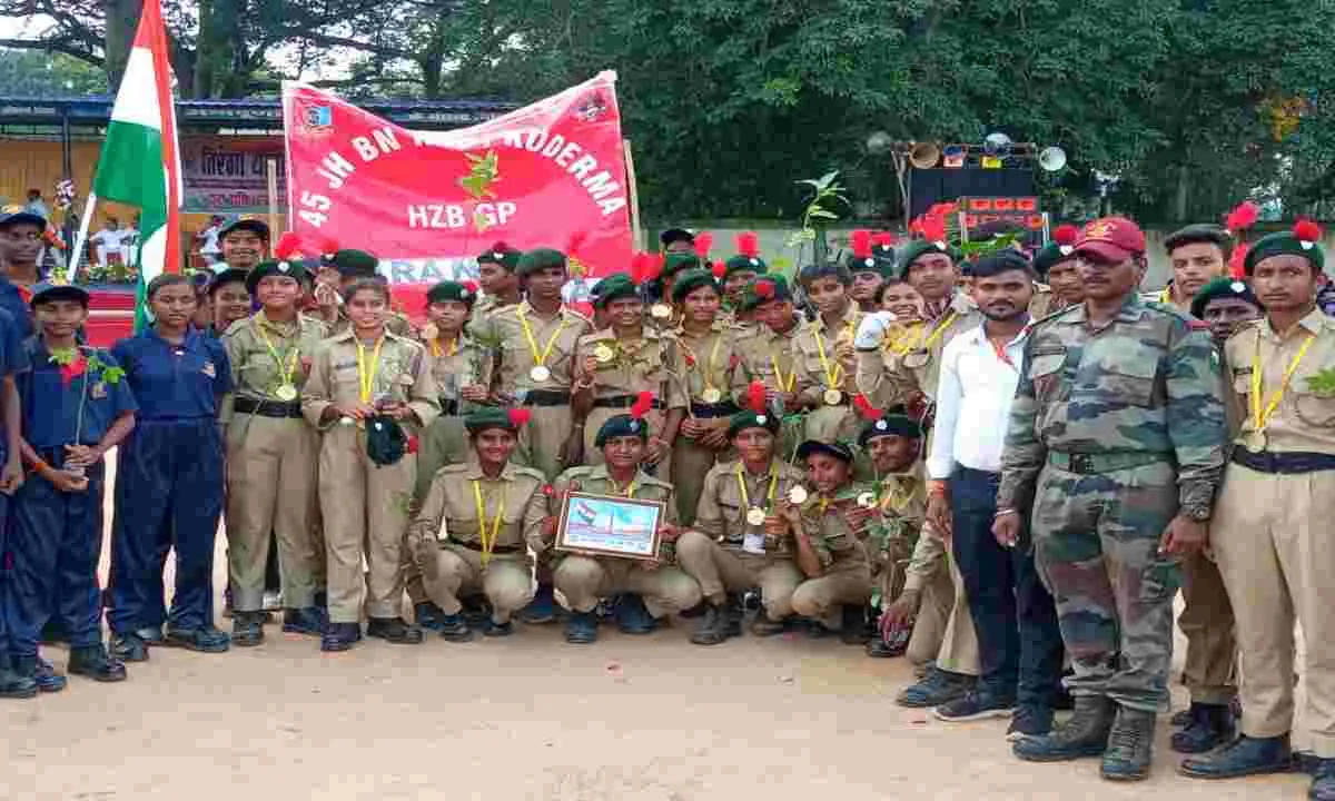 Koderma News: तिरंगा यात्रा में उमड़े लोग, दिखाया देशभक्ति का जज्बा