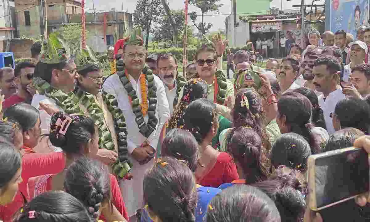 Hazaribagh News: नमो फुटबॉल टूर्नामेंट का हुआ भव्य आगाज़