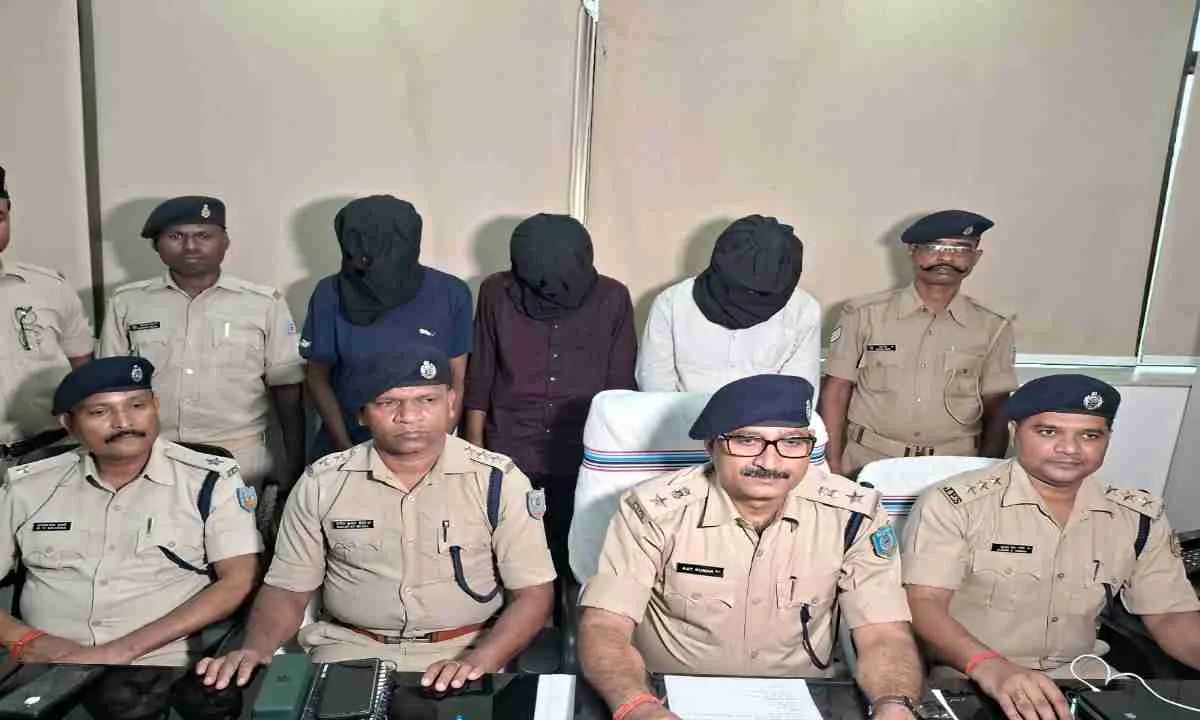 रांची: बेटे ने दोस्तों के साथ मिलकर चुराए मां के गहने, तीनों आरोपी गिरफ्तार
