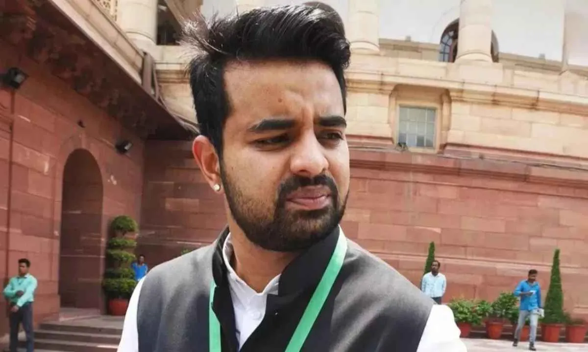 प्रज्वल रेवन्ना दोषी करार: पूर्व सांसद को बलात्कार मामले में मिली सजा, फोन पर किया था वीडियो रिकॉर्ड