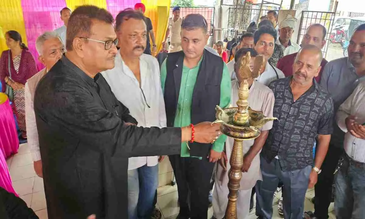 Hazaribagh News: सांसद मनीष जायसवाल ने आयुष विभाग के निःशुल्क स्वास्थ्य मेले का किया उद्घाटन