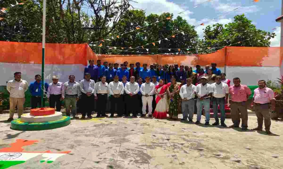 Giridih News: के एन बक्शी कॉलेज ऑफ एजुकेशन में धूमधाम से मनाया गया 79वां स्वतंत्रता दिवस 