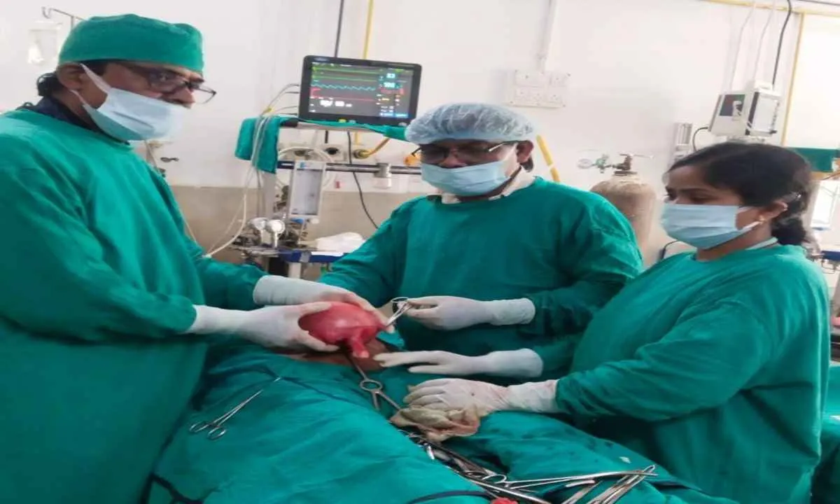 सदर अस्पताल में महिला का सफलतापूर्वक संपन्न हुआ हिस्टेरेक्टोमी ऑपरेशन