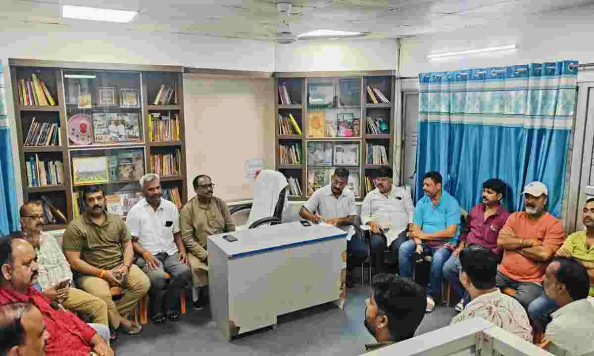 Jamshedpur News: जेएनएसी के उप नगर आयुक्त के आश्वासन अब तक हुए हैं खोखले साबित!