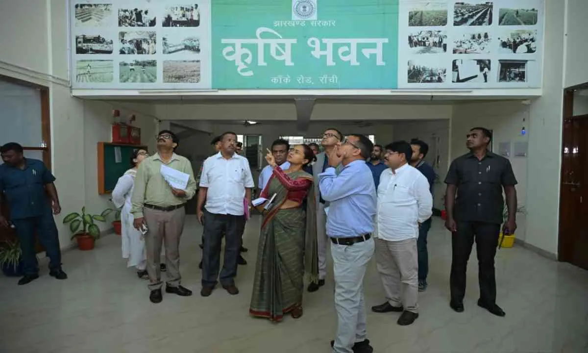 Ranchi news: कृषि मंत्री शिल्पी नेहा तिर्की ने किया कृषि निदेशालय का औचक निरीक्षण 