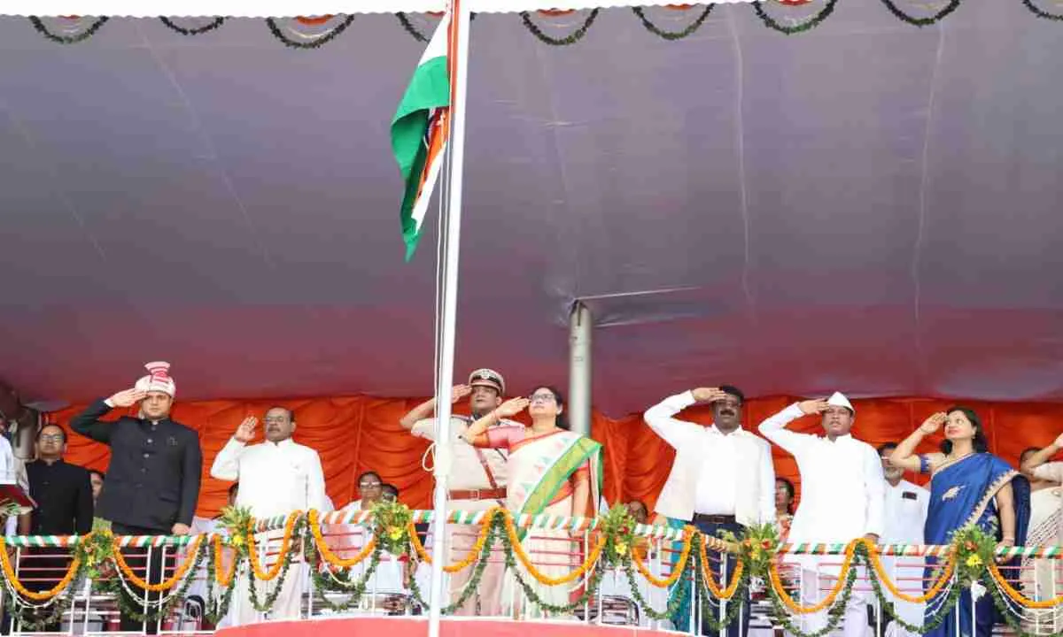 Simdega News: उपायुक्त कंचन सिंह ने नागपुरी में दी जिलेवासियों को स्वतंत्रता दिवस की शुभकामनाएं