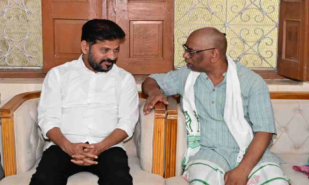 तेलंगाना के मुख्यमंत्री रेवंत रेड्डी ने नेमरा पहुंचकर दी शिबू सोरेन को श्रद्धांजलि