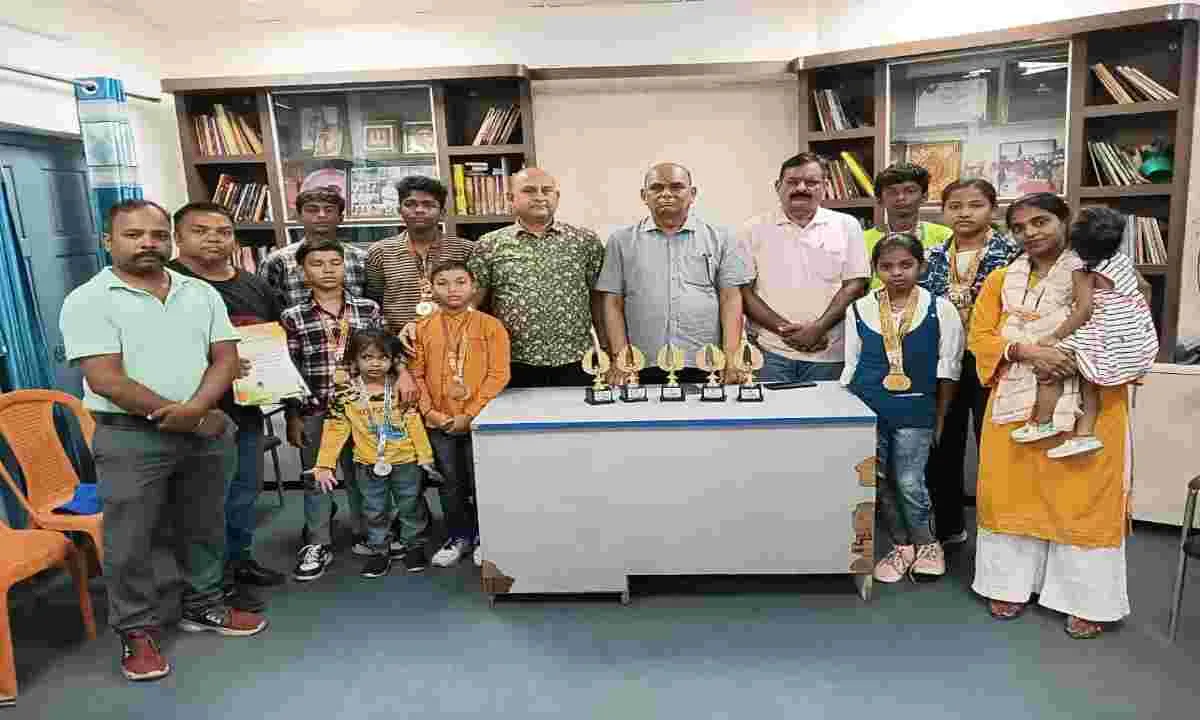 विधायक सरयू राय की मदद से कराटे खिलाड़ियों की बड़ी जीत, 21 मेडल किए अपने नाम