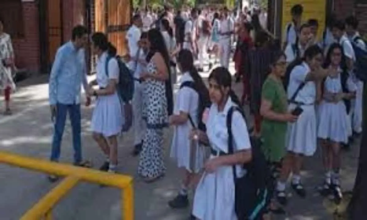 दिल्ली में फिर से स्कूल और कॉलेज को बम से उड़ाने की धमकी