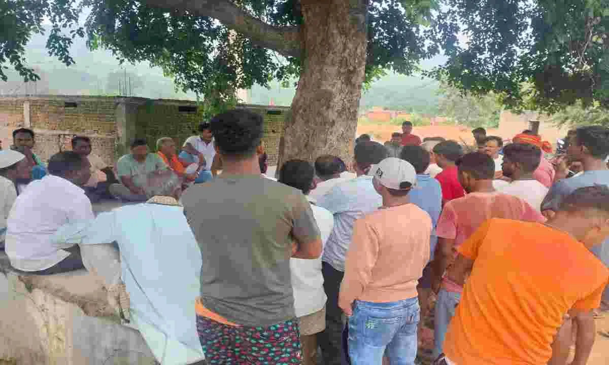 Hazaribagh News: महुदी गांव के एक लड़के के द्वारा वीडियो वायरल मामला को लेकर बैठक संपन्न