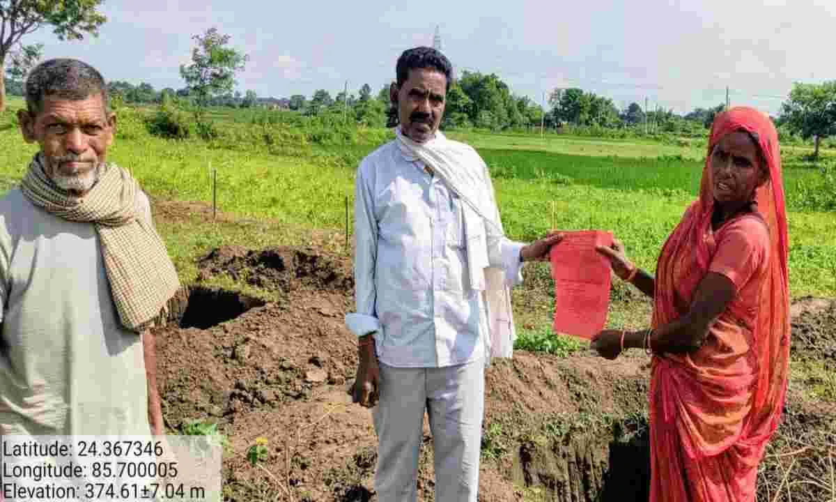 Koderma News: अबुआ आवास योजना के लाभुकों को चेतावनी, आवास का निर्माण न करने पर होगी एफआईआर 