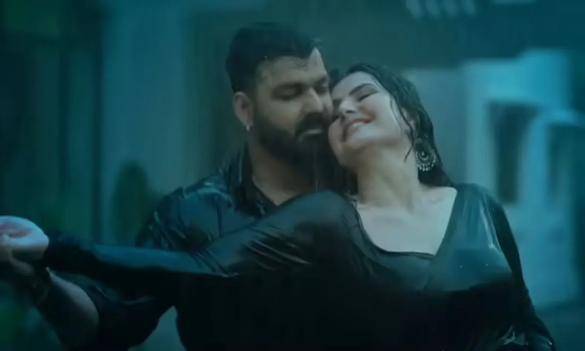 प्यार में हैं हम: पवन सिंह और जरीन खान की रोमांटिक केमिस्ट्री पर फिदा हुए फैंस