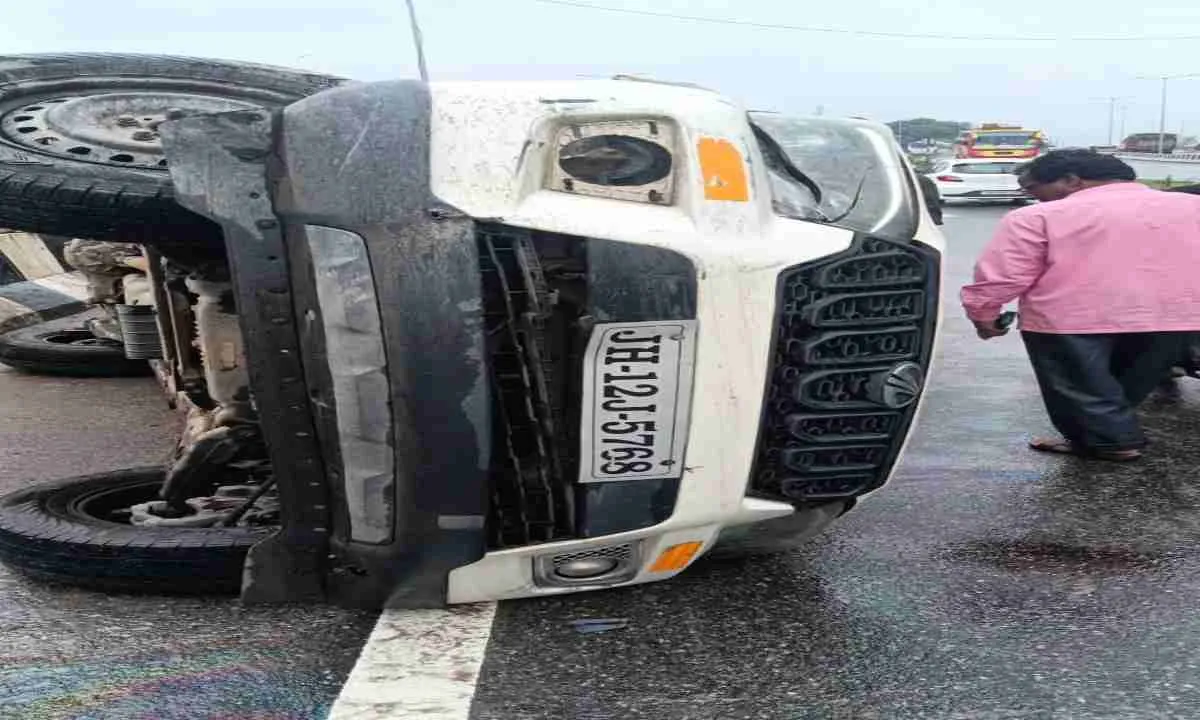 Koderma News: सड़क दुर्घटना में आधा दर्जन लोग घायल, सदर अस्पताल में चल रहा है इलाज़