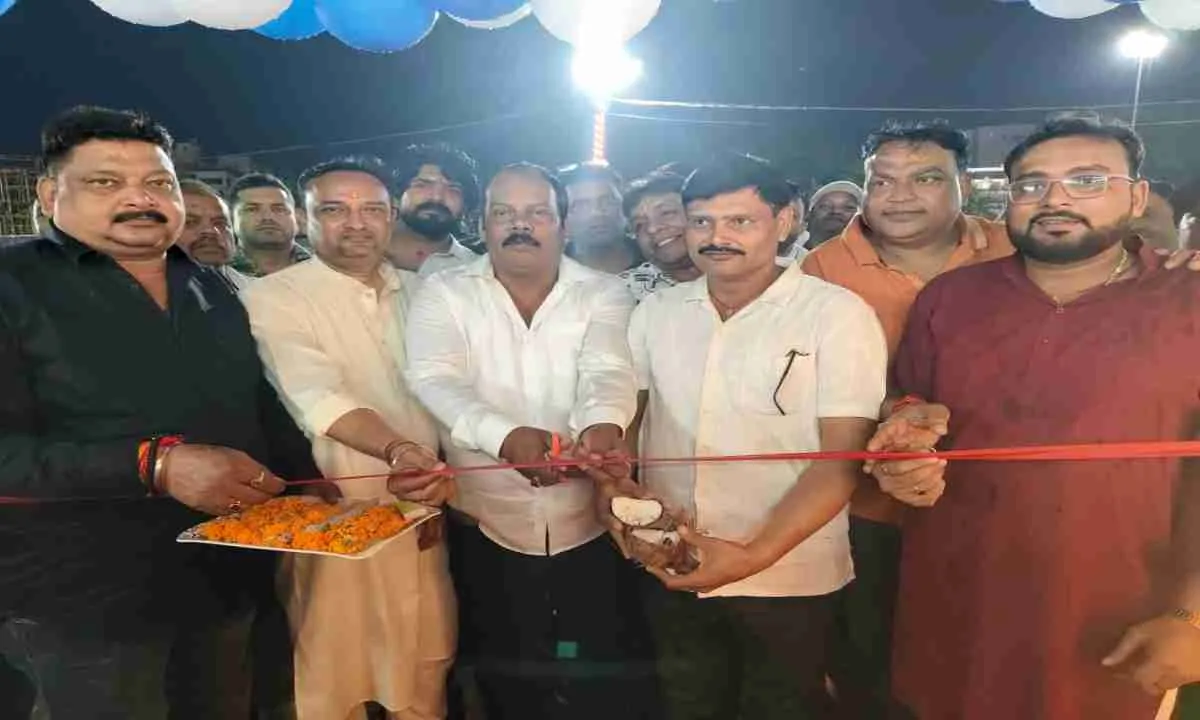 Hazaribagh News: गांधी मैदान में डिजनीलैंड मेले का भव्य आगाज, सदर विधायक प्रदीप प्रसाद रहे मौज़ूद 