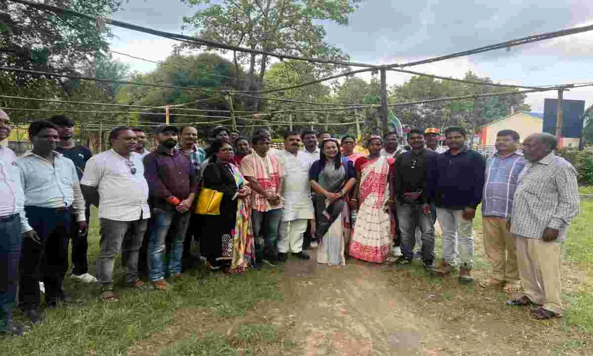 Hazaribagh News: मुन्ना सिंह का तोरपा और कर्रा में कार्यकर्ताओं संग बैठक 