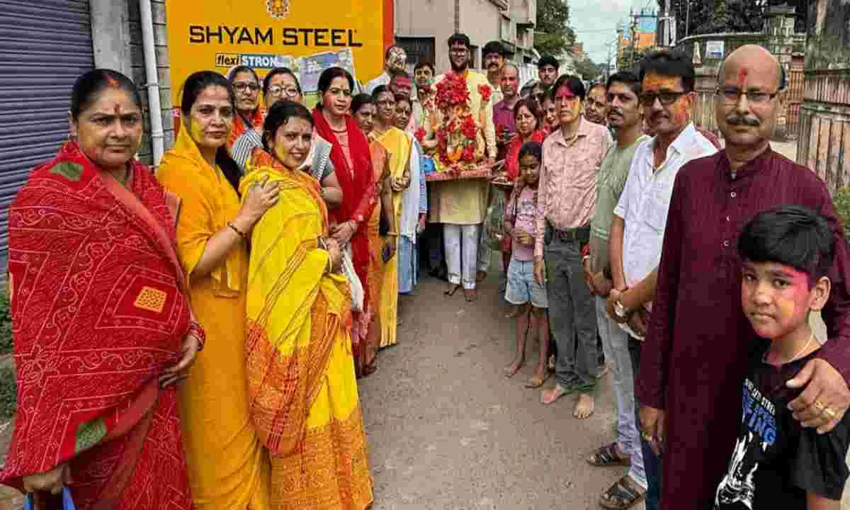 Koderma News: धूमधाम से संपन्न हुआ गणेश विसर्जन