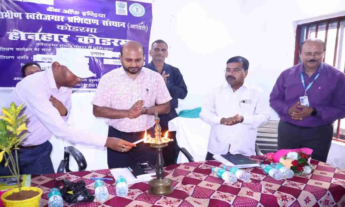 Koderma News: जेल में बंदियों के लिए मशरूम उत्पादन प्रशिक्षण शुरू