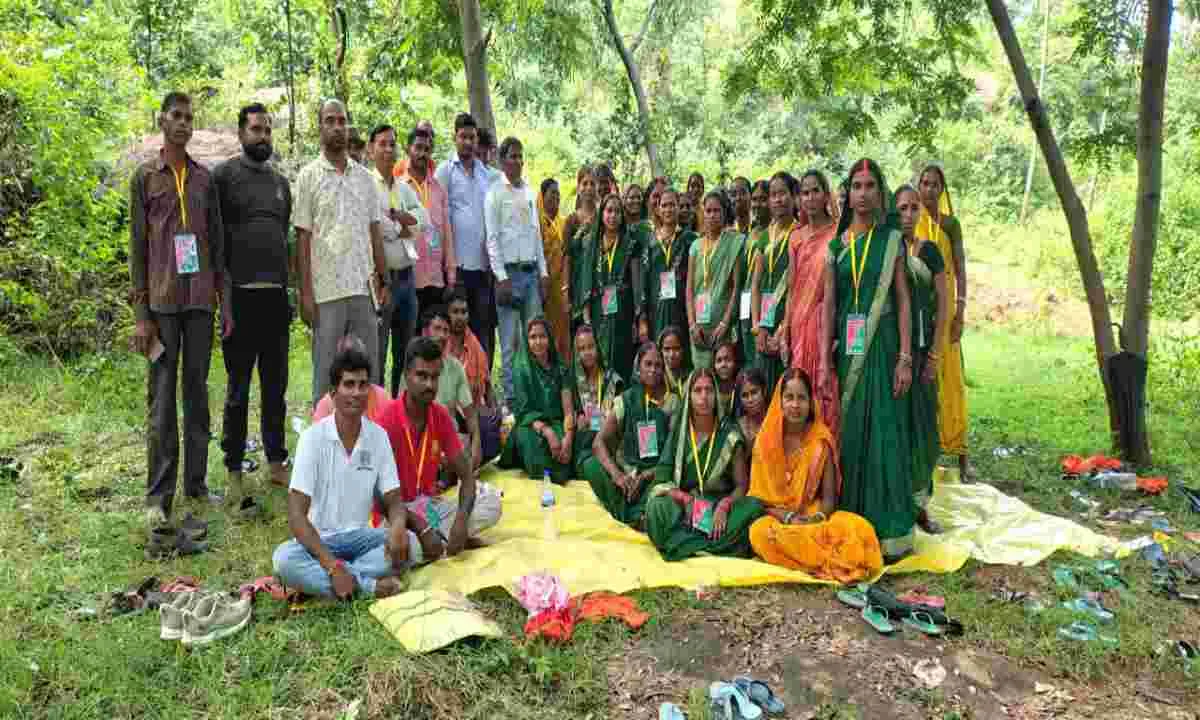 Hazaribagh News: वन प्रबंधन एवं संरक्षण समिति की हुई बैठक, जंगल एवं डुमारो नदी को बचाने का हुआ निर्णय