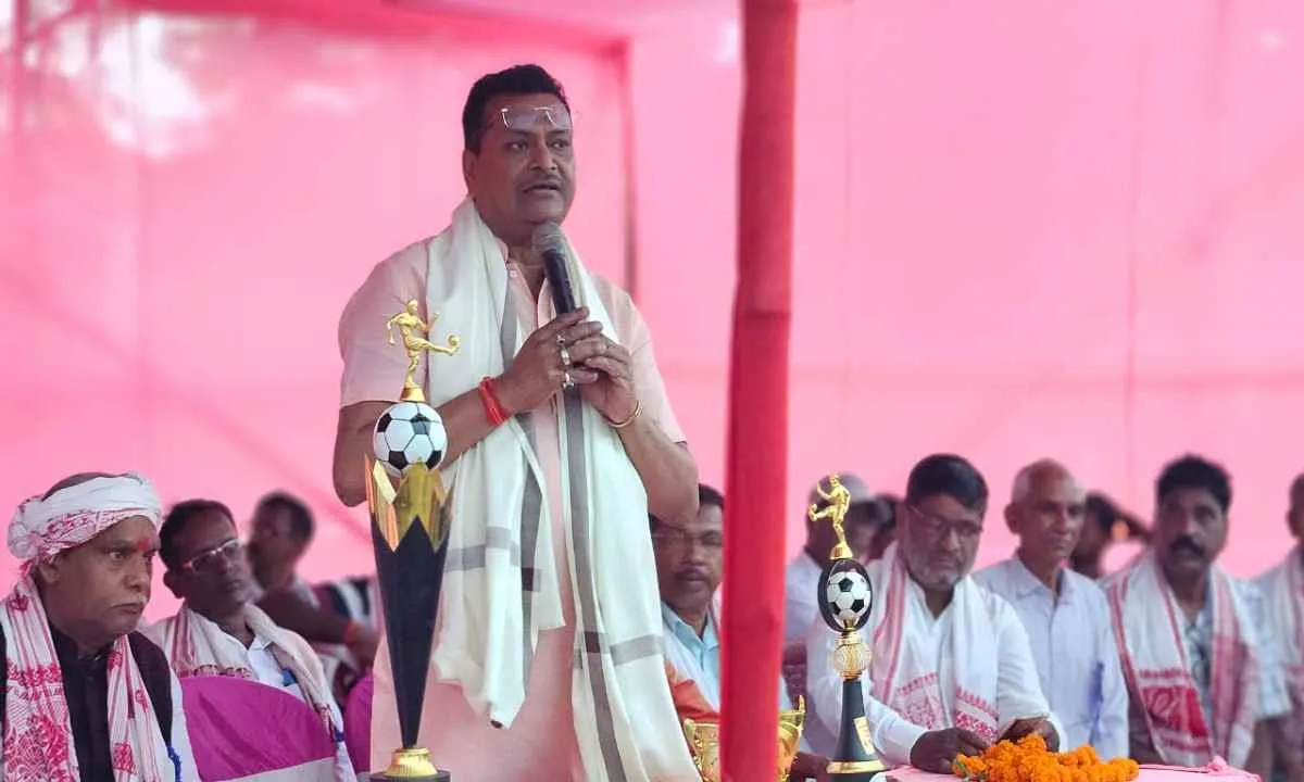 Hazaribagh News: जगन्नाथ धाम फुटबॉल टूर्नामेंट का हुआ शानदार समापन, गुरहेत टीम बनी विजेता