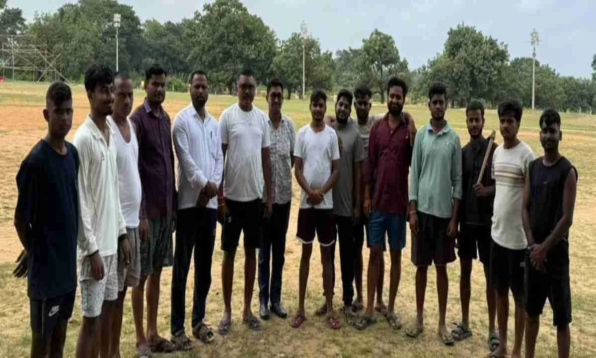 Hazaribagh News: बेलाही में आज से रात्रि फुटबॉल टूर्नामेंट का आगाज