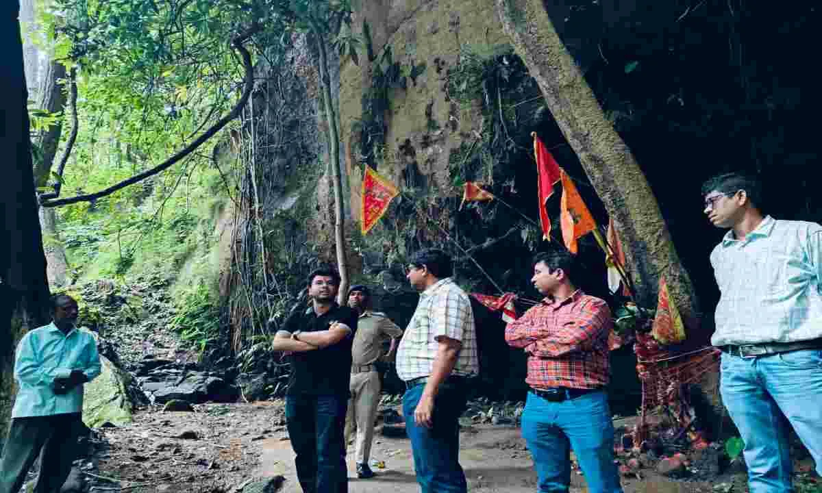 Hazaribagh News: सहायक आयुक्त ने बड़कागांव के कई पर्यटक स्थलों का किया भ्रमण 