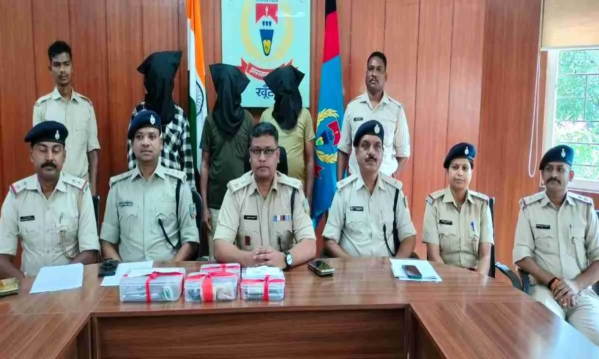 Khunti News: पुलिस ने अवैध हथियारों की तस्करी के खिलाफ की बड़ी कार्रवाई