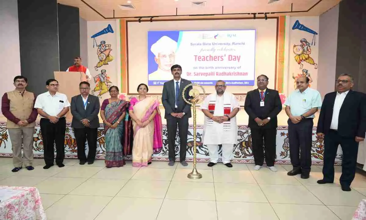 Ranchi News: शिक्षक दिवस पर एसबीयू में कार्यक्रम का भव्य आयोजन 