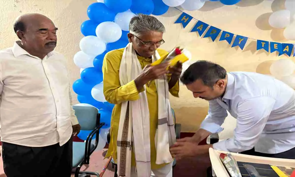 गुरुजनों का मार्गदर्शन व ज्ञान है भविष्य की नींव : सुदेश महतो 