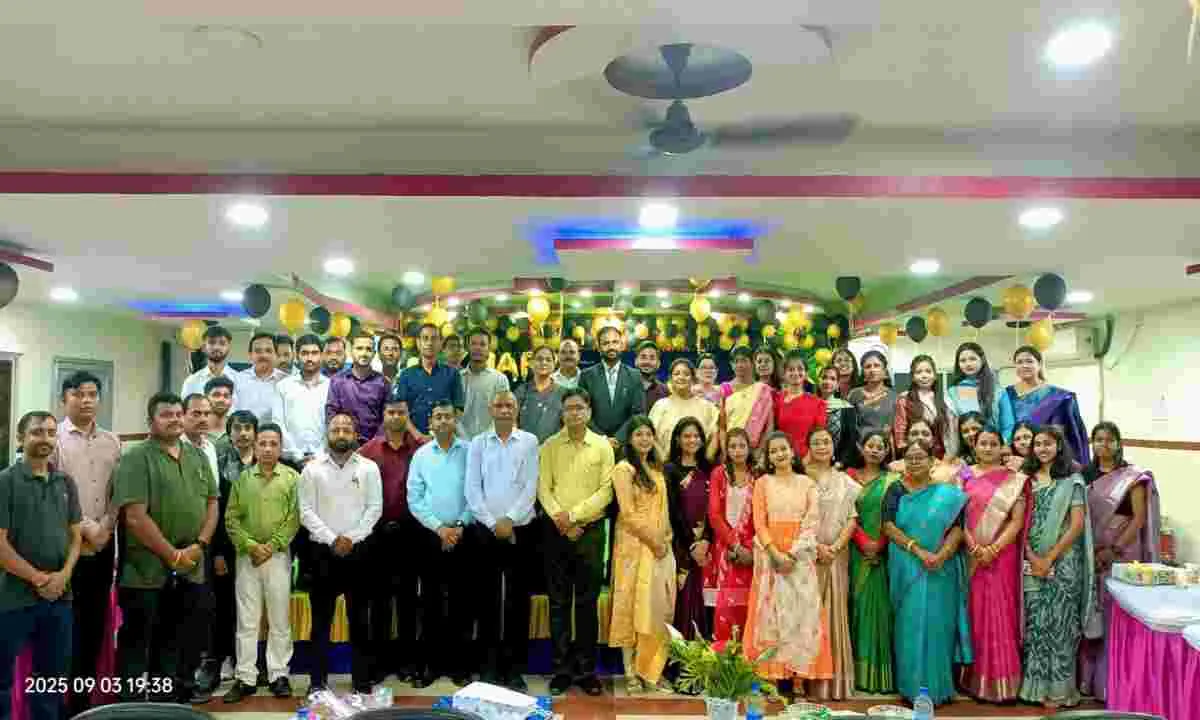 Koderma news: मॉडर्न पब्लिक स्कूल में शिक्षक दिवस का धूमधाम से आयोजन