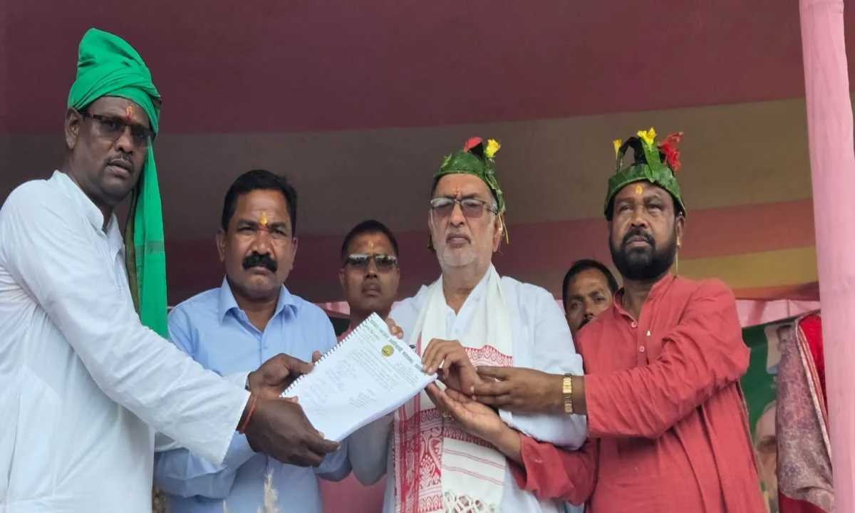 Koderma News: घटवार घट्वाल आदिवासी महासभा ने किया करमा महोत्सव का आयोजन