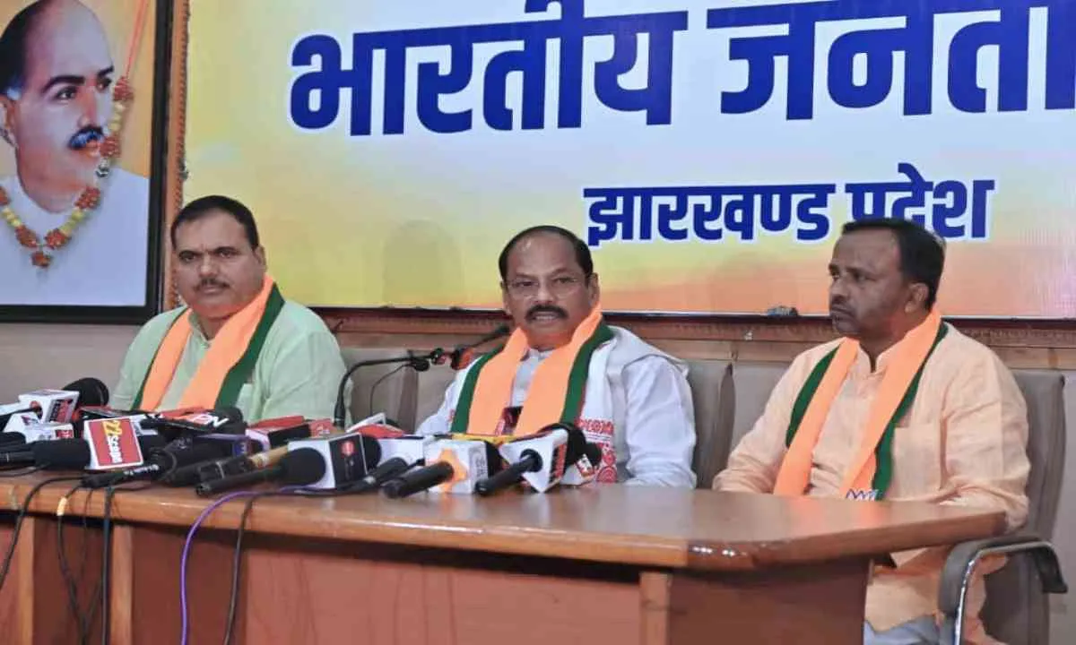 आदिवासी मुख्यमंत्री के रहते झारखंड का आदिवासी समाज अपने हक और अधिकार पेसा से वंचित: रघुवर दास 