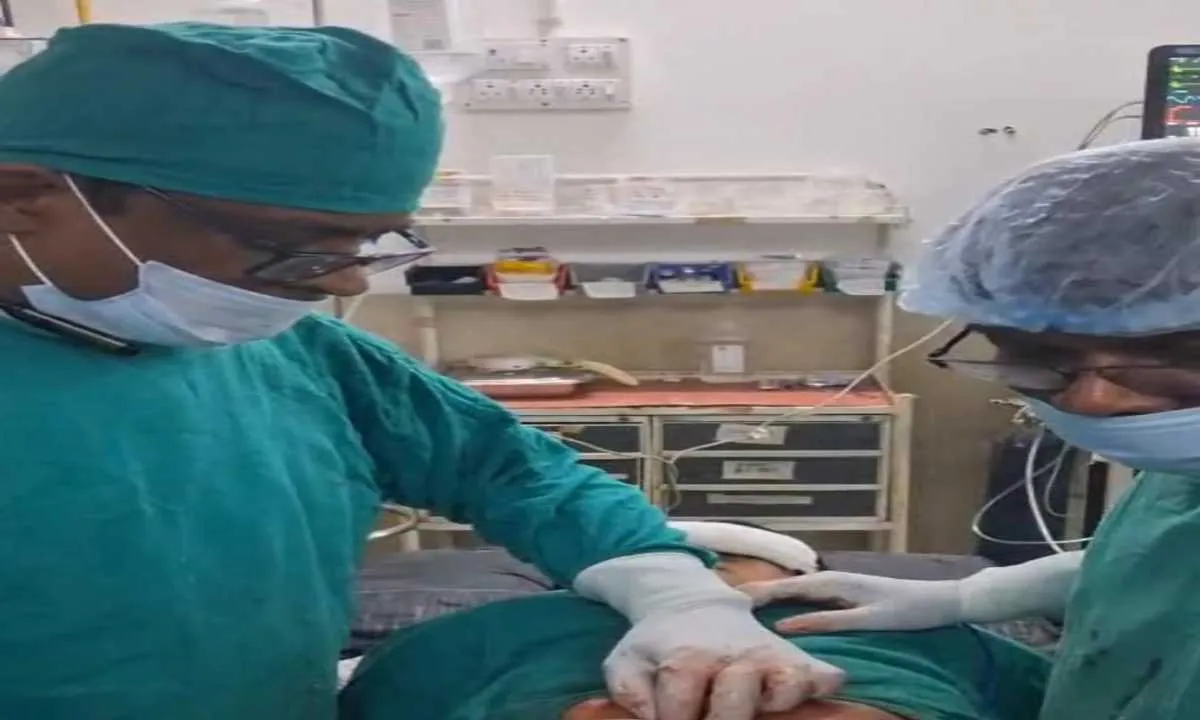 Dhanbad News: सदर अस्पताल में महिला का ऑपरेशन सफलतापूर्वक संपन्न 