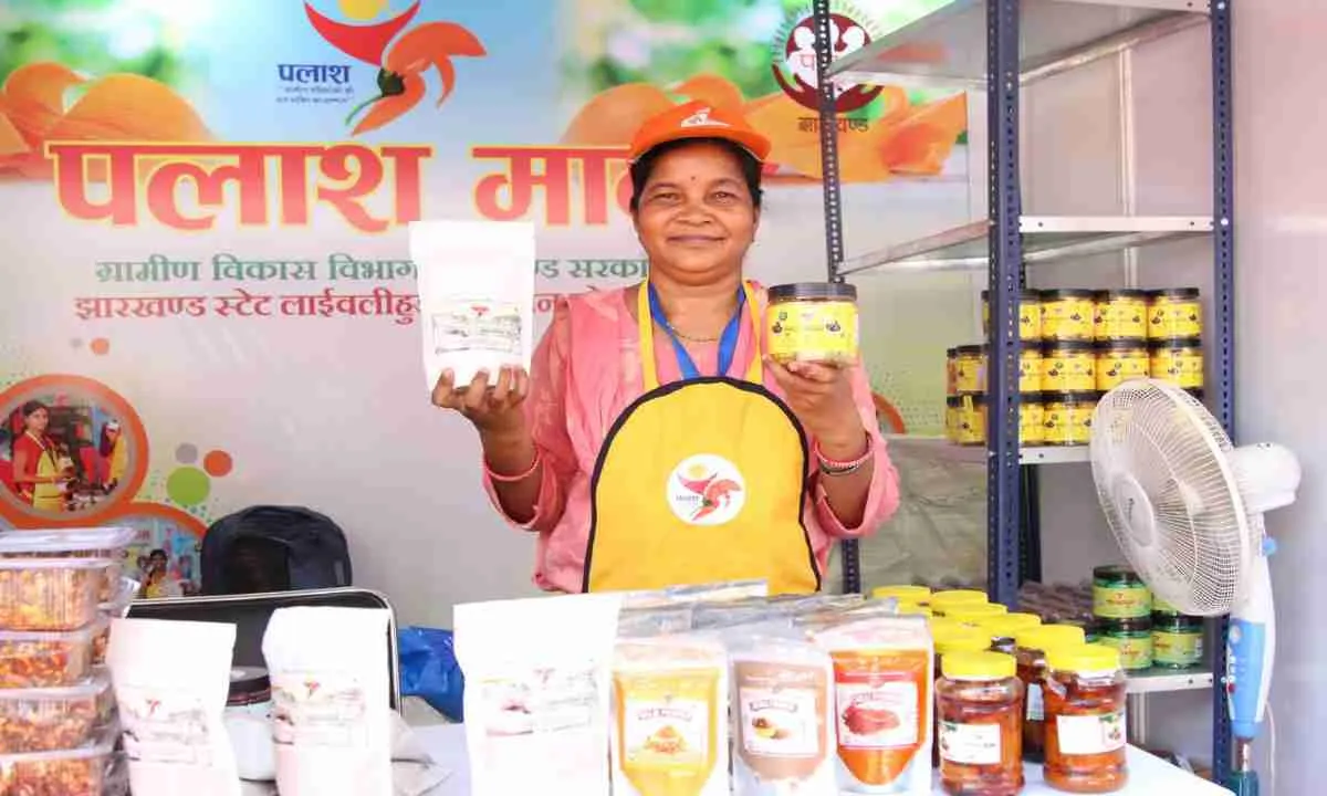 मुख्यमंत्री हेमन्त सोरेन के पहल लॉन्च किया गया “पलाश ब्रांड'', झारखंड की महिला शक्ति का आर्थिक उत्थान