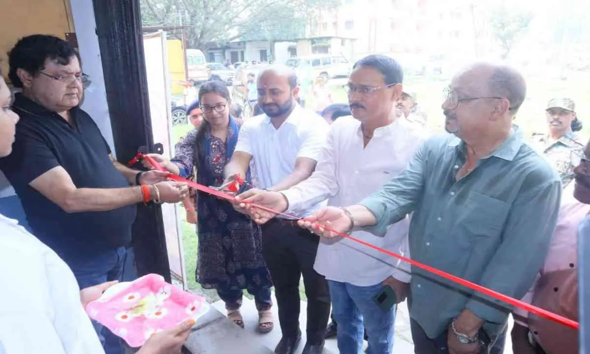 Koderma News: एक यूनिट रक्त से तीन लोगों की जान बचायी जा सकती है: डीसी 