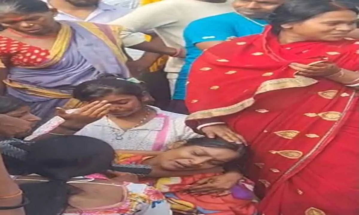 Giridih News: 18 घंटे बाद मिला बच्चे का शव, नाले में बह गया था अंकित