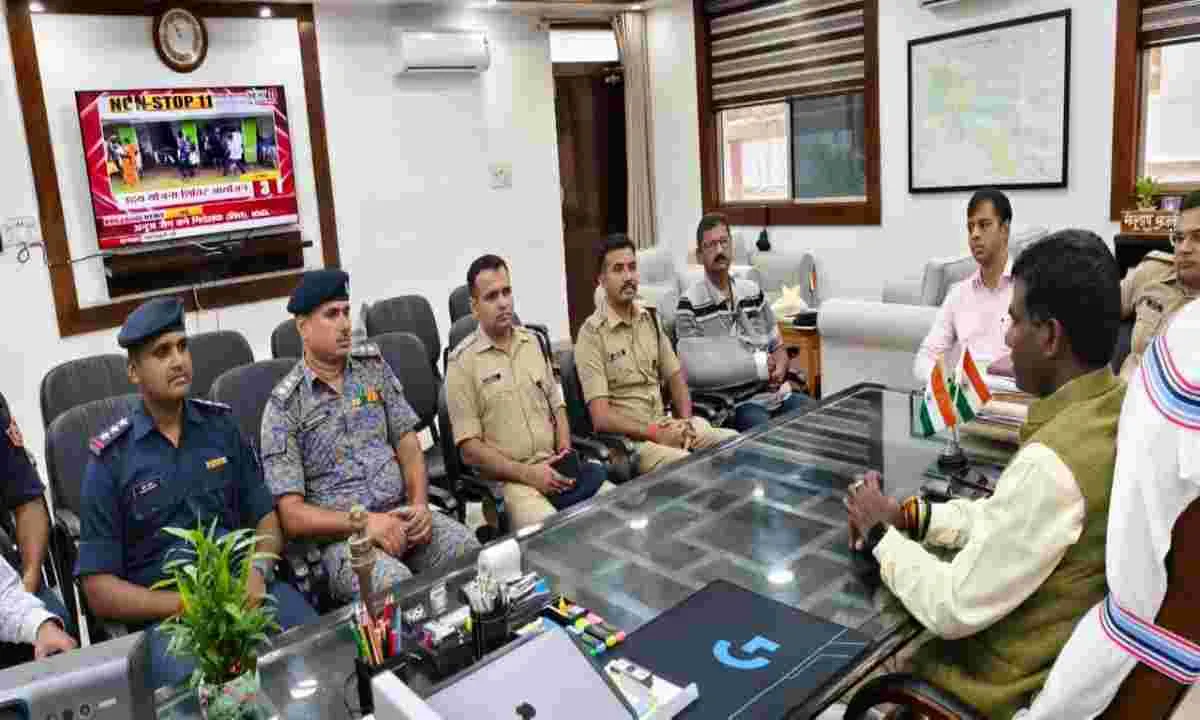 रांची प्रशासन ने दुर्गा पूजा और छठ महापर्व में सुरक्षा व्यवस्था को लेकर की विशेष बैठक